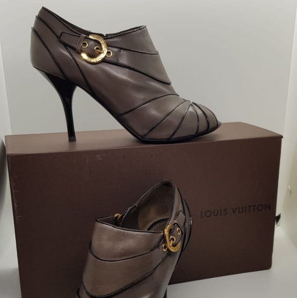 Louis Vuitton booties **RARE FIND** - Picture 5 of 5